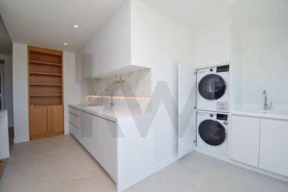 Apartamento T1 para Venda em Carcavelos e Parede