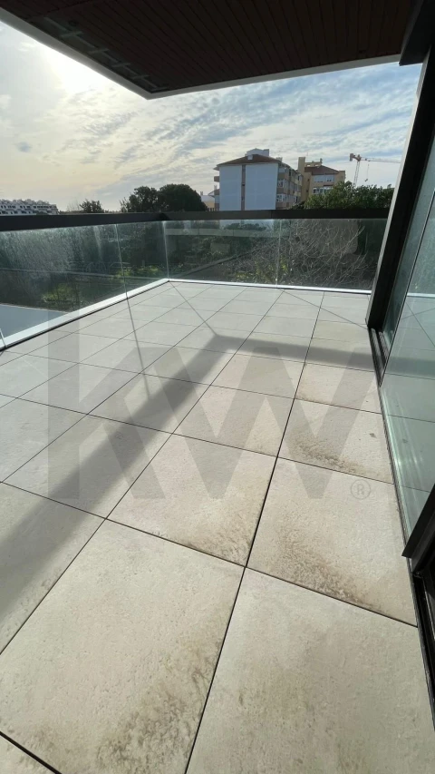 Apartamento T1 para Venda em Carcavelos e Parede