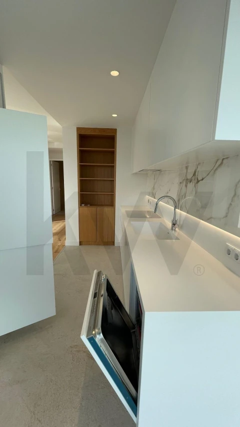 Apartamento T1 para Venda em Carcavelos e Parede