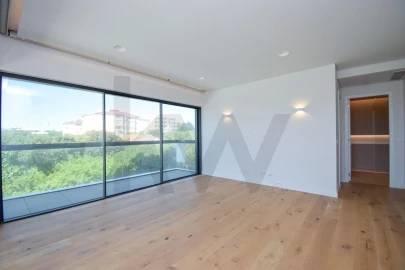 Apartamento T1 para Venda em Carcavelos e Parede