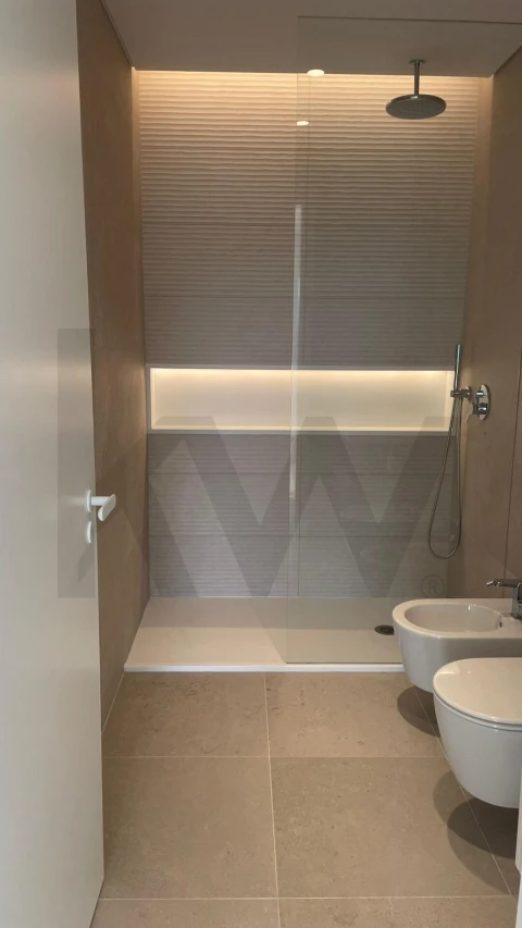 Apartamento T1 para Venda em Carcavelos e Parede