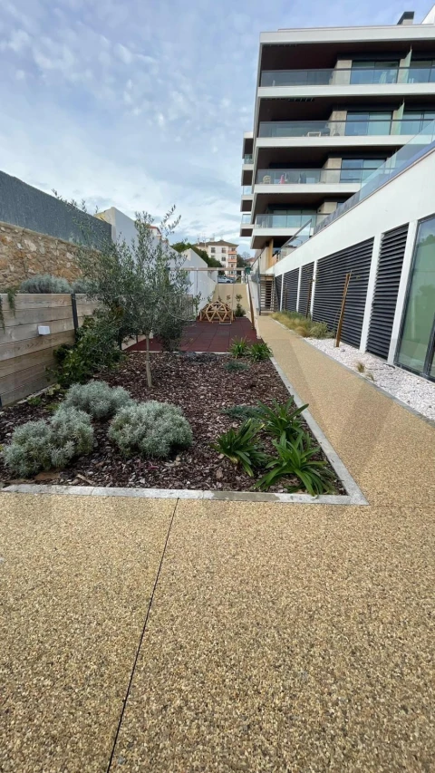 Apartamento T1 para Venda em Carcavelos e Parede