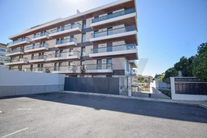 Apartamento T1 para Venda em Carcavelos e Parede