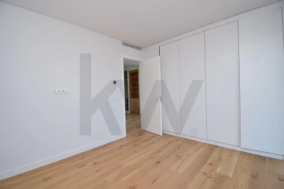 Apartamento T1 para Venda em Carcavelos e Parede