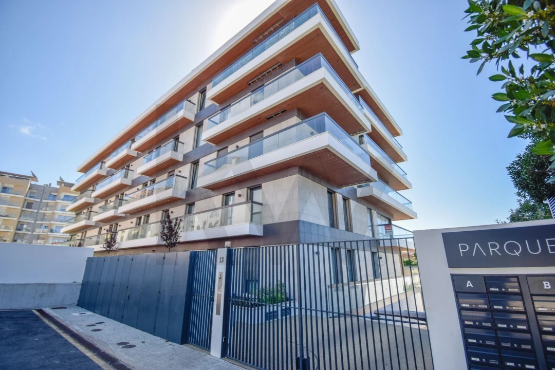 Apartamento T1 para Venda em Carcavelos e Parede Foto 4