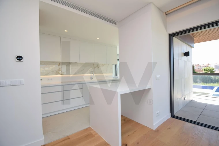 Apartamento T1 para Venda em Carcavelos e Parede Foto 16