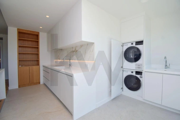 Apartamento T1 para Venda em Carcavelos e Parede Foto 32