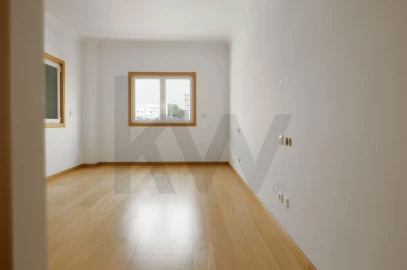 Apartamento T3 para Arrendamento em Oeiras e São Julião da Barra, Paço de Arcos e Caxias