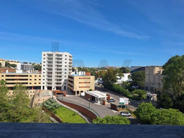 Apartamento T3 para Arrendamento em Oeiras e São Julião da Barra, Paço de Arcos e Caxias