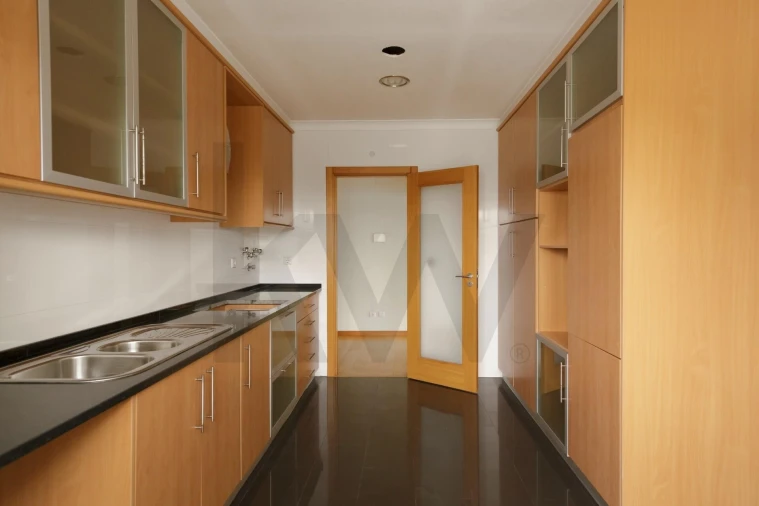 Apartamento T3 para Arrendamento em Oeiras e São Julião da Barra, Paço de Arcos e Caxias Foto 11