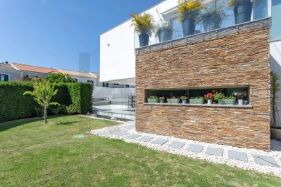 Moradia T5 para Venda em São João das Lampas e Terrugem