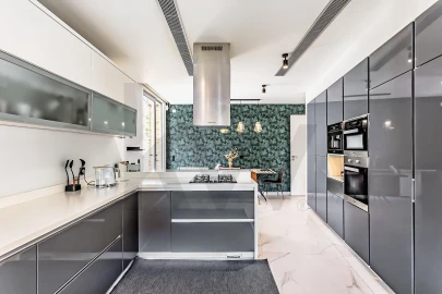 Moradia T5 para Venda em São João das Lampas e Terrugem