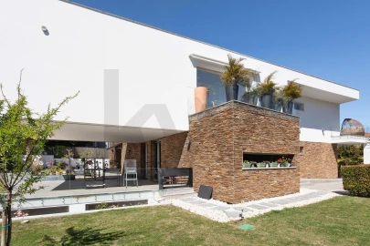 Moradia T5 para Venda em São João das Lampas e Terrugem