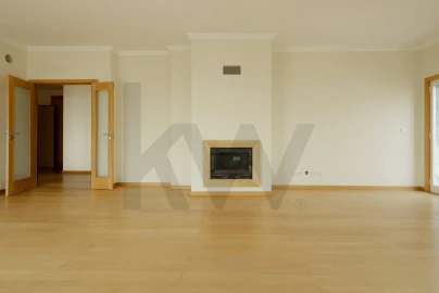 Apartamento T3 para Venda em Oeiras e São Julião da Barra, Paço de Arcos e Caxias