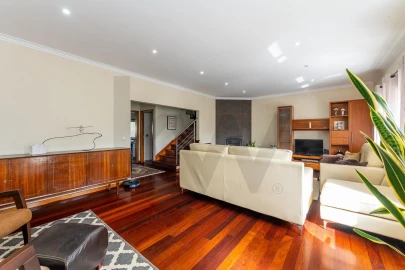 Moradia T4 para Venda em Vila Praia de Ancora