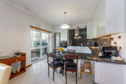 Moradia T4 para Venda em Vila Praia de Ancora