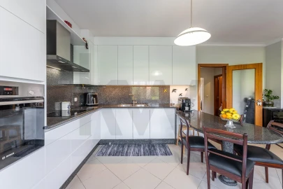 Moradia T4 para Venda em Vila Praia de Ancora