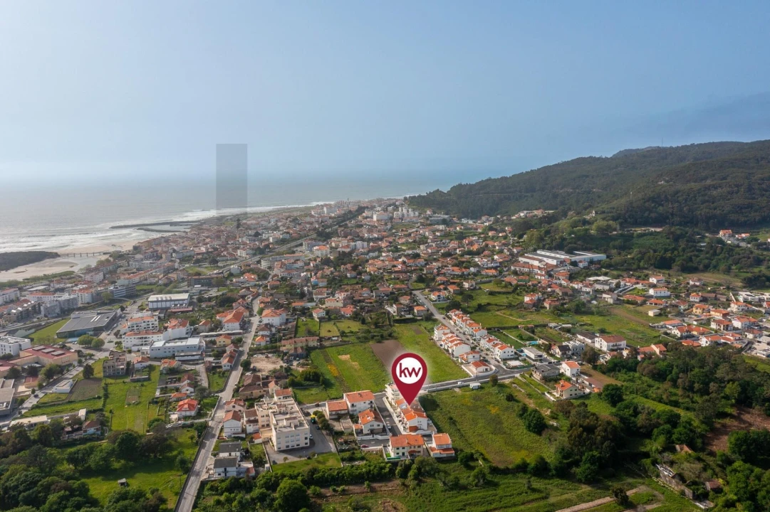 Moradia T4 para Venda em Vila Praia de Ancora Foto 46