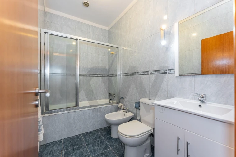 Moradia T4 para Venda em Vila Praia de Ancora Foto 26