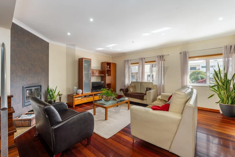 Moradia T4 para Venda em Vila Praia de Ancora Foto 5