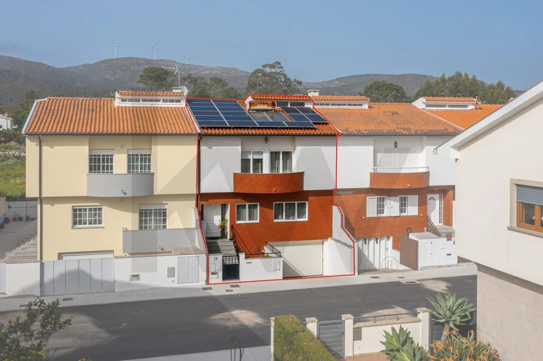 Moradia T4 para Venda em Vila Praia de Ancora Foto 2