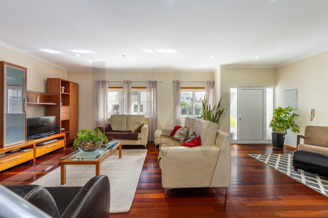 Moradia T4 para Venda em Vila Praia de Ancora Foto 4