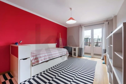 Apartamento T4 para Arrendamento em Funchal (Se)