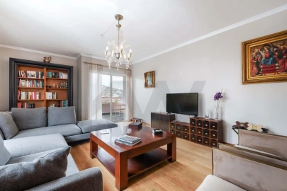 Apartamento T4 para Arrendamento em Funchal (Se)