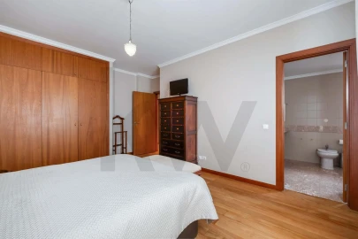 Apartamento T4 para Arrendamento em Funchal (Se)