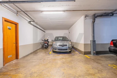 Apartamento T4 para Arrendamento em Funchal (Se)