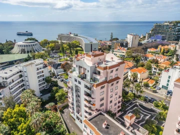 Apartamento T4 para Arrendamento em Funchal (Se)
