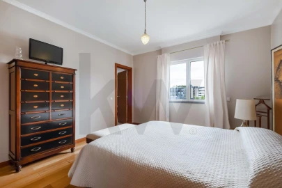 Apartamento T4 para Arrendamento em Funchal (Se)