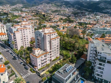 Apartamento T4 para Arrendamento em Funchal (Se)