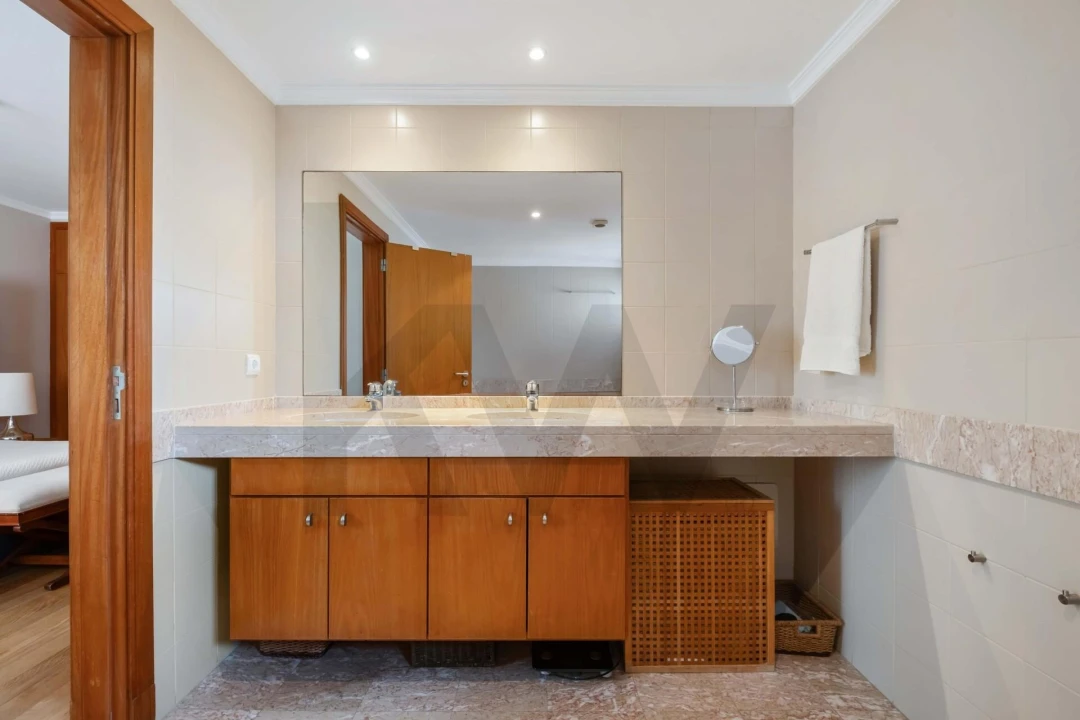 Apartamento T4 para Arrendamento em Funchal (Se) Foto 25