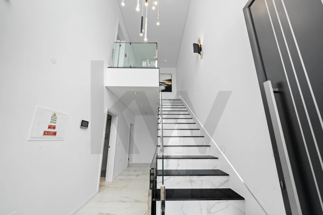 Moradia T3 para Venda em Ribeira Brava Foto 5