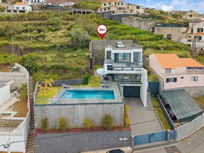 Moradia T3 para Venda em Ribeira Brava Foto 2