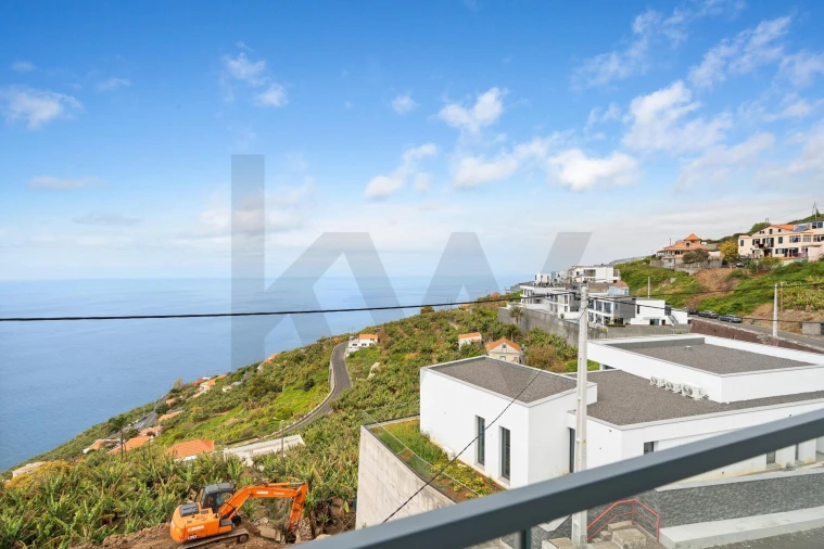 Moradia T3 para Venda em Ribeira Brava Foto 16