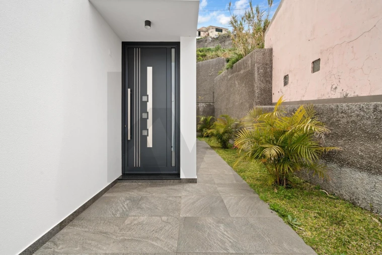 Moradia T3 para Venda em Ribeira Brava Foto 4