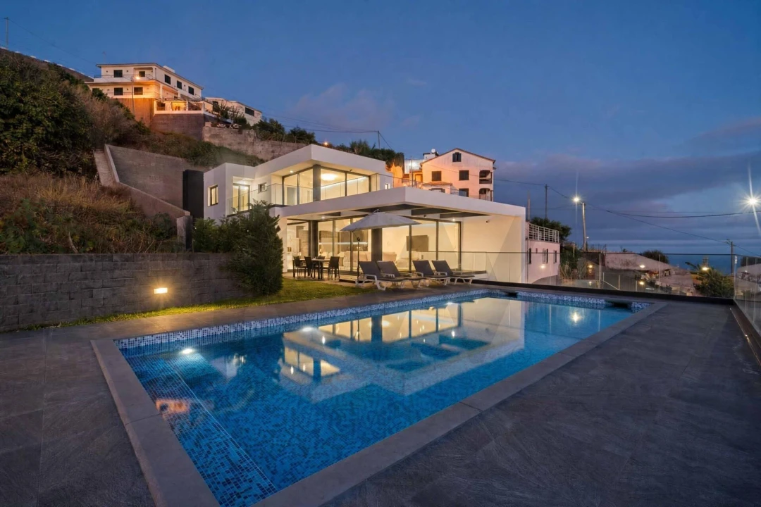 Moradia T3 para Venda em Ribeira Brava Foto 1