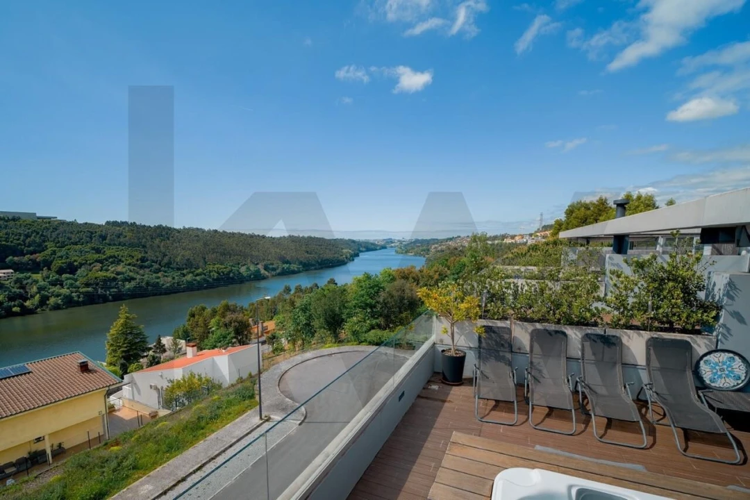 Moradia T3 para Venda em Foz do Sousa e Covelo Foto 1