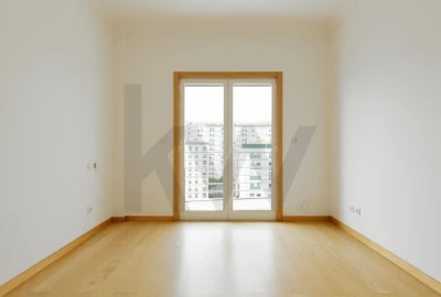 Apartamento T3 para Arrendamento em Oeiras e São Julião da Barra, Paço de Arcos e Caxias