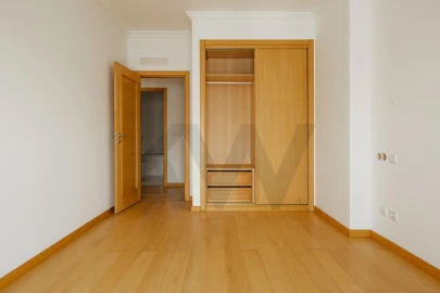 Apartamento T3 para Arrendamento em Oeiras e São Julião da Barra, Paço de Arcos e Caxias