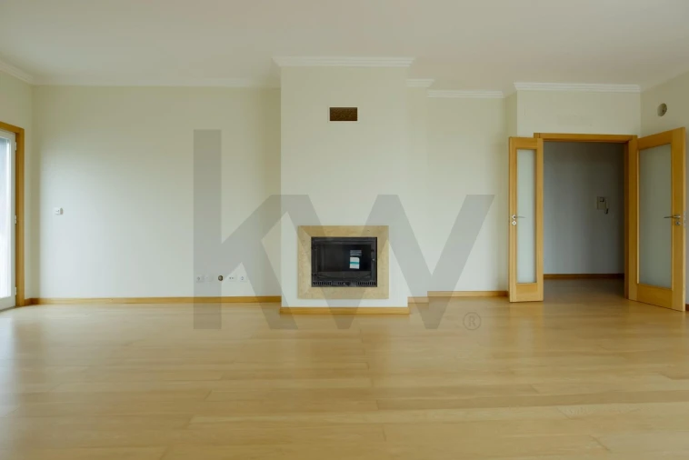 Apartamento T3 para Arrendamento em Oeiras e São Julião da Barra, Paço de Arcos e Caxias Foto 22