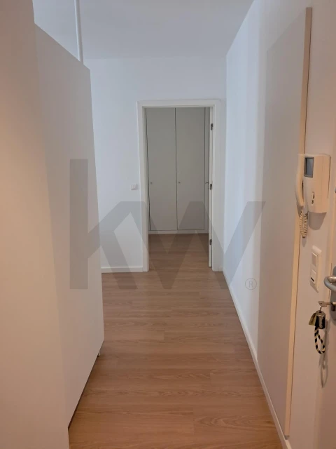 Apartamento T1 para Arrendamento em Avenidas Novas