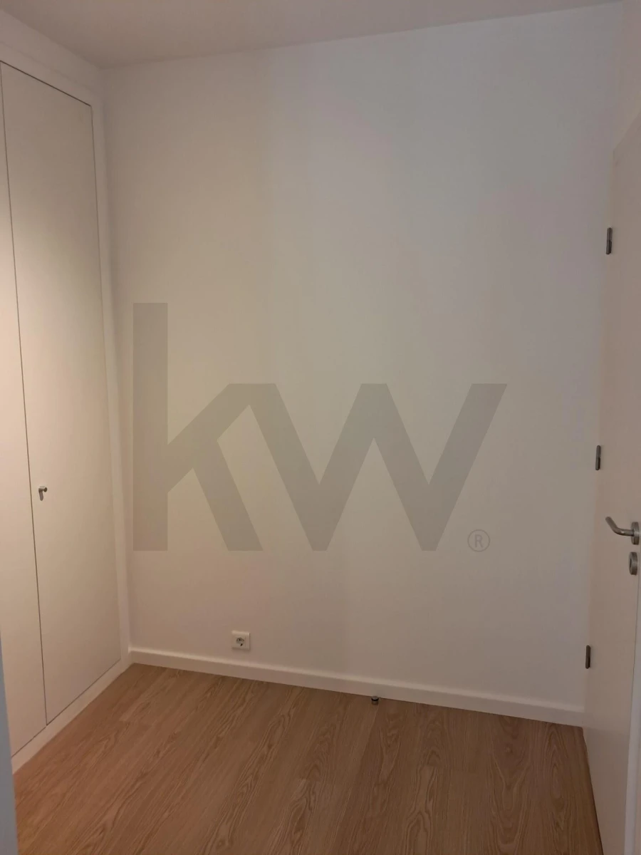 Apartamento T1 para Arrendamento em Avenidas Novas Foto 3