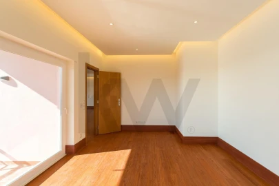 Apartamento T3 para Arrendamento em Carcavelos e Parede