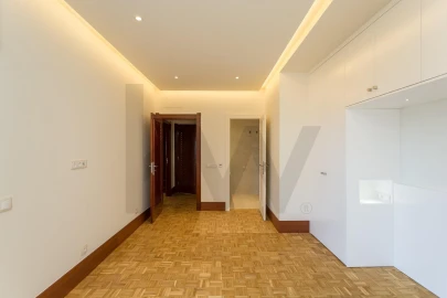 Apartamento T3 para Arrendamento em Carcavelos e Parede