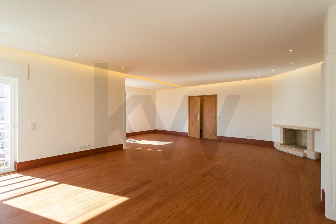 Apartamento T3 para Arrendamento em Carcavelos e Parede Foto 4