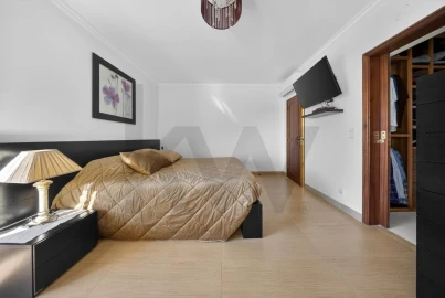 Moradia T4 para Venda em Sesimbra (Castelo)