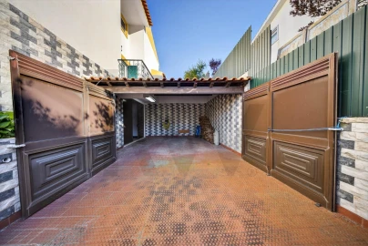 Moradia T4 para Venda em Sesimbra (Castelo)